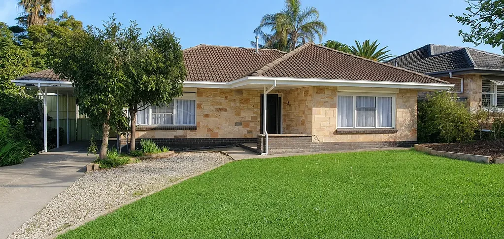 Spacious 3 bedroom home available for rent