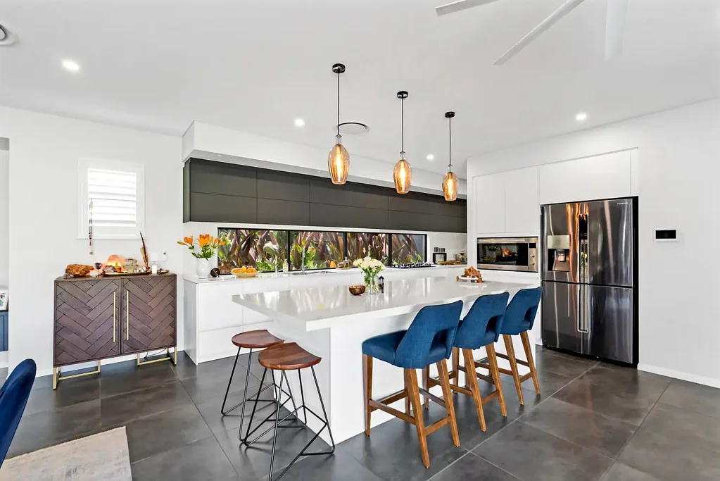 Trinity Beach 3房  Custom Designed Home | Large Living Areas | Ready to Move into