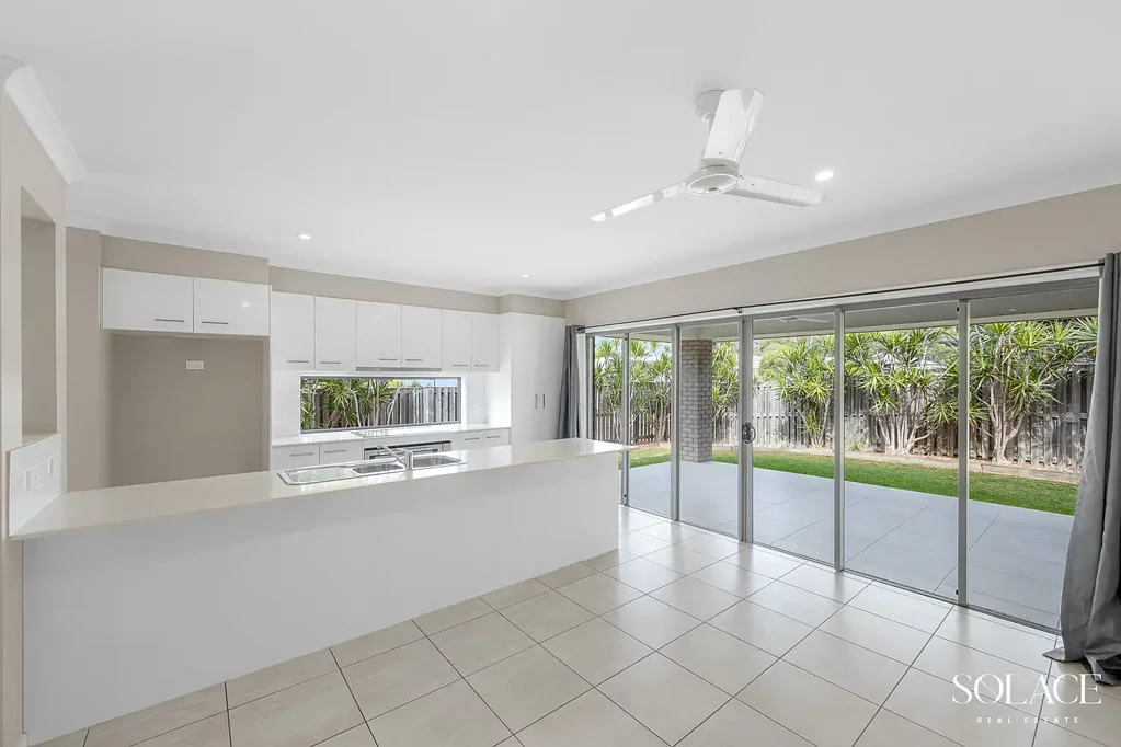 Boyne Island 4Kwarto Modern family living with space, light and effortless indoor-outdoor flow!