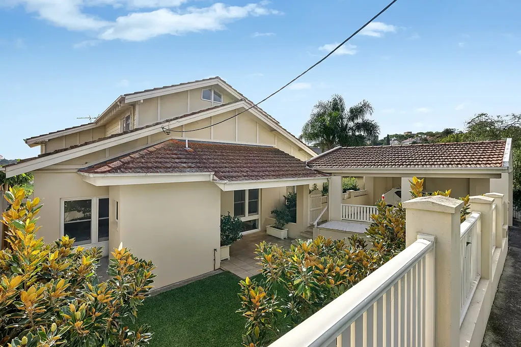 Cremorne 6ਬੈੱਡਰੂਮ Divine family living with northeast-to-rear aspect and pool