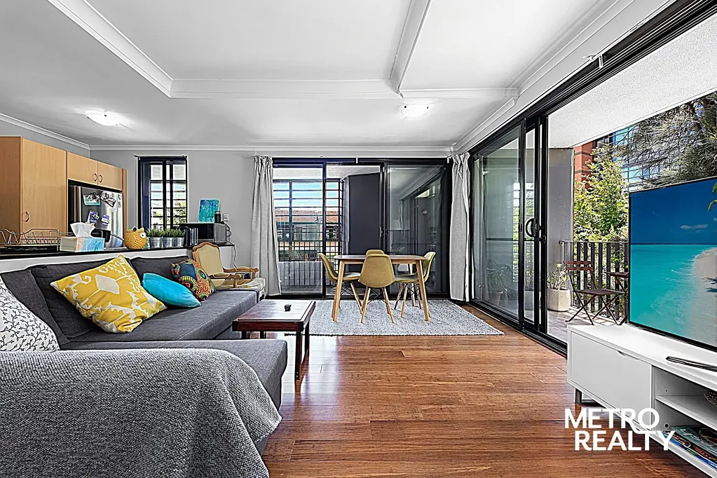 Spacious Two-Bedroom Apartment on the CBD Fringe