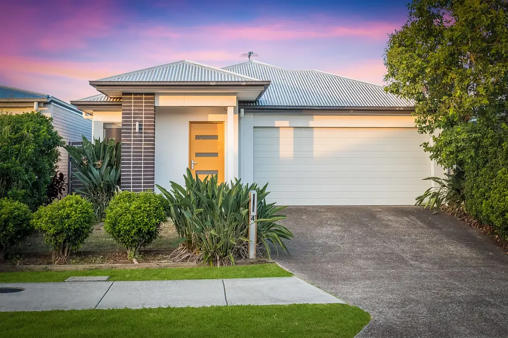 4 Crawford Street, Strathpine, QLD 4500