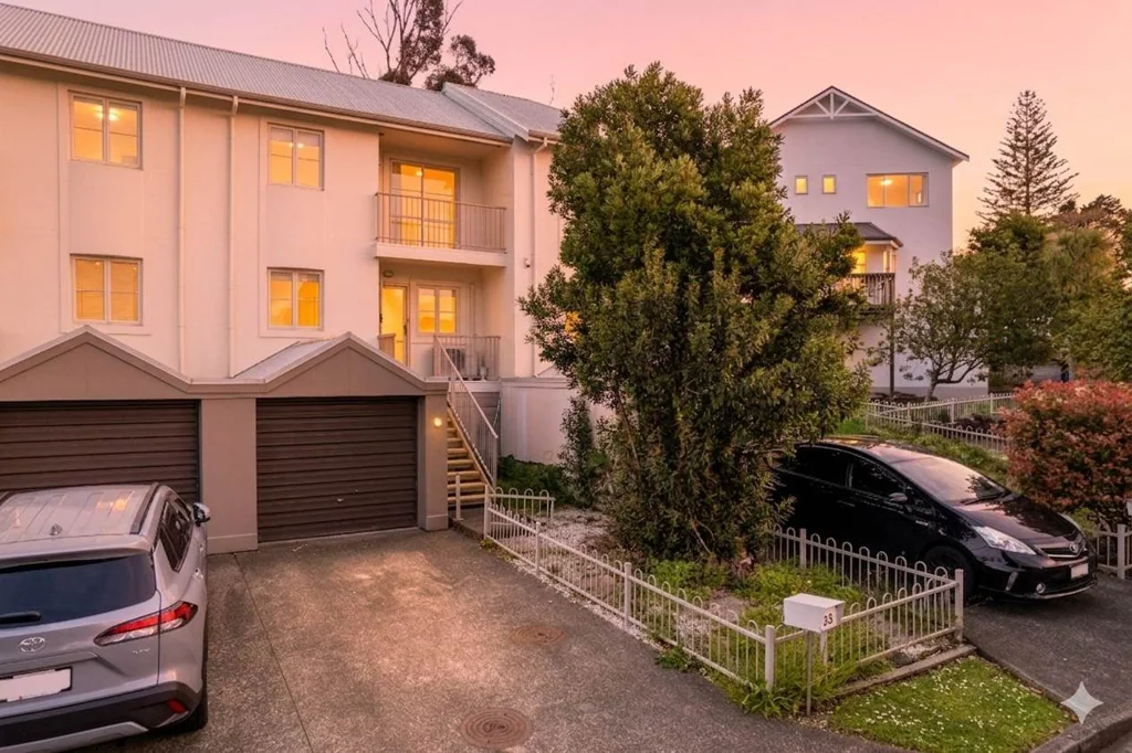 Henderson 3房  Must Be Sold – Present Your Offer