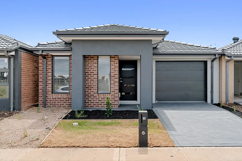 Brand New Modern Living in Tarneit