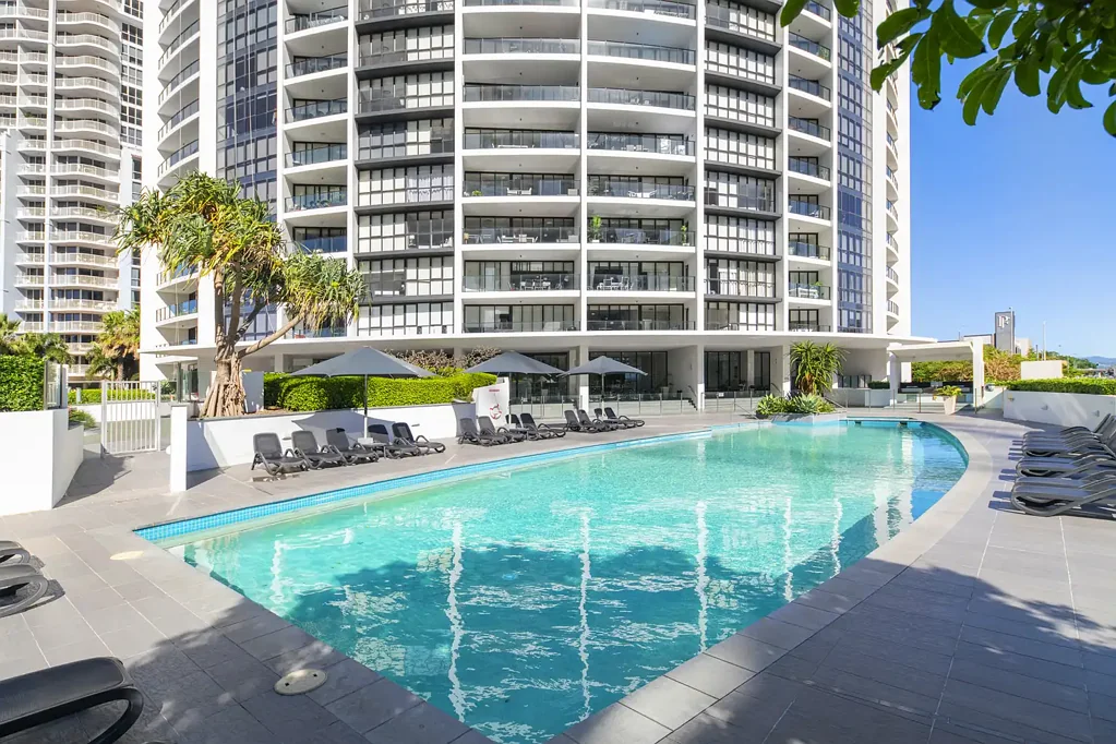 Broadbeach 1 Bedroom DECEASED ESTATE AUCTION- WILL BE SOLD!