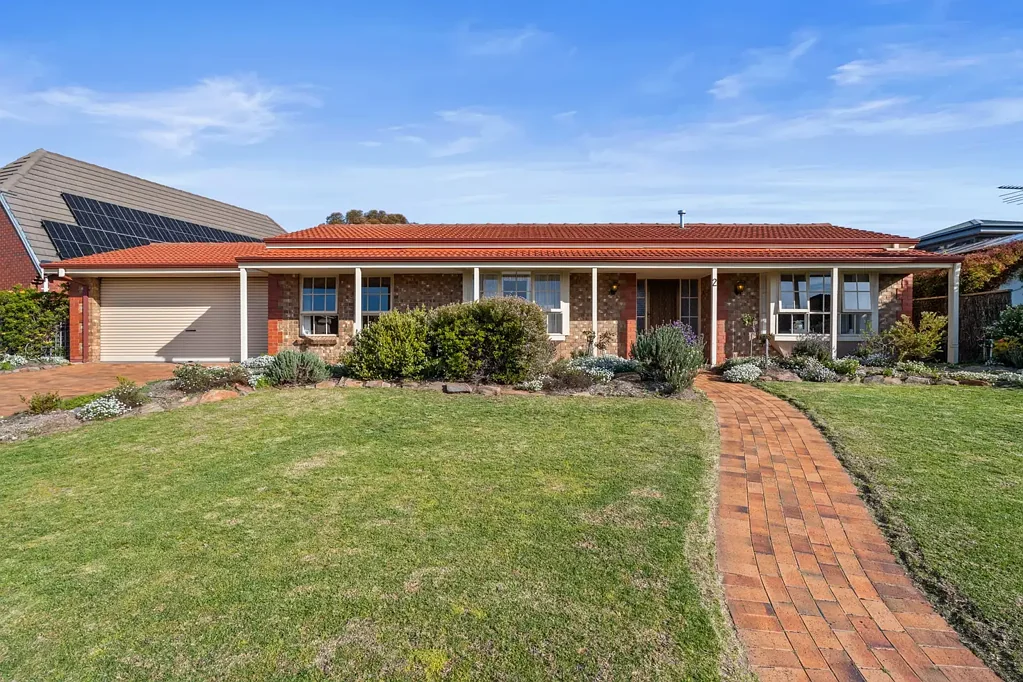 2 Pitcairn Grove, West Lakes, SA 5021