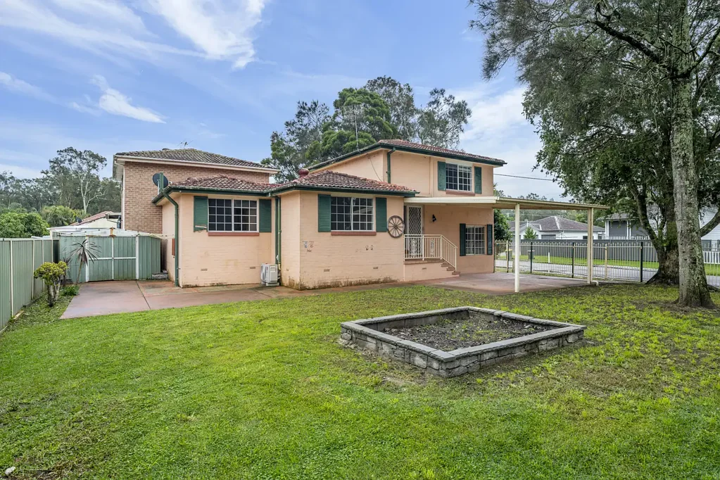 Tuggerawong 3Habitaciones Packed With Potential in a Convenient Tuggerawong Location