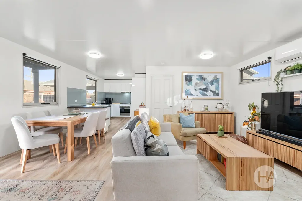 Somerville 5Moenga Exceptional Dual-Dwelling Property – Two Homes on One Title