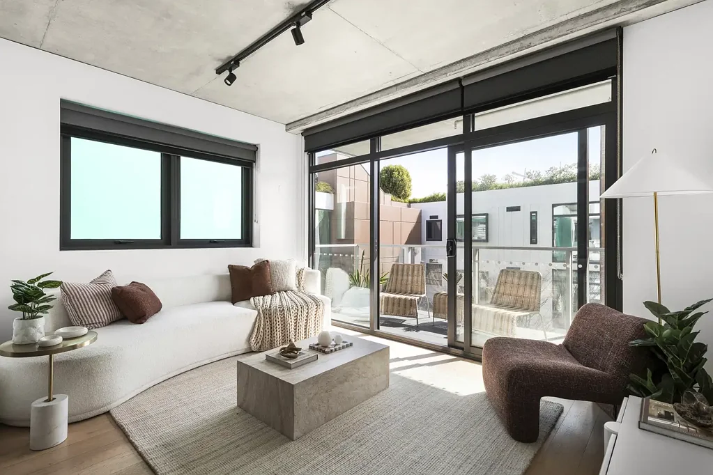 Kensington 2房 河畔风情，尽享城市便利 Riverside Style with City-Edge Convenience