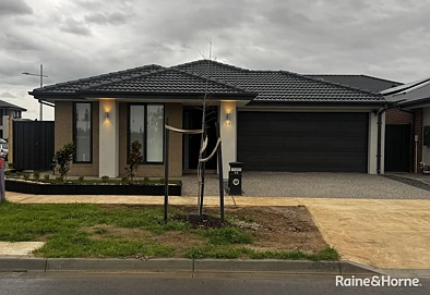 94 Dutchelm Avenue, Werribee, VIC 3030, 4房, 2浴, House