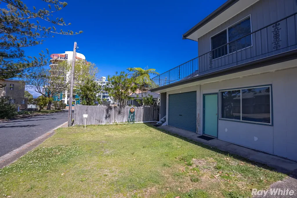RENOVATED 1 BEDROOM IN THE HEART OF TUNCURRY!!