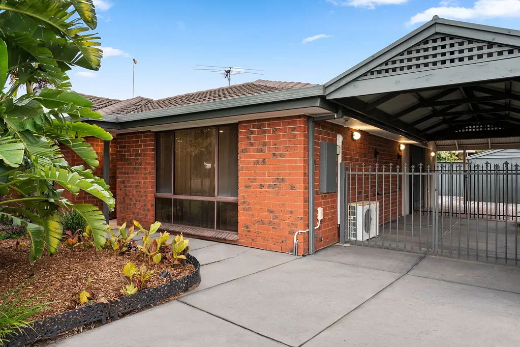 Old Reynella 3침실 Old Reynella in full stride; space, style, and family ease without missing a beat...