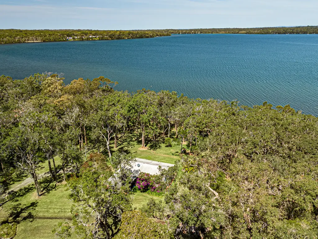 Summerland Point 2Moenga Exceptional 4 Hectares backing Waterfront Reserve