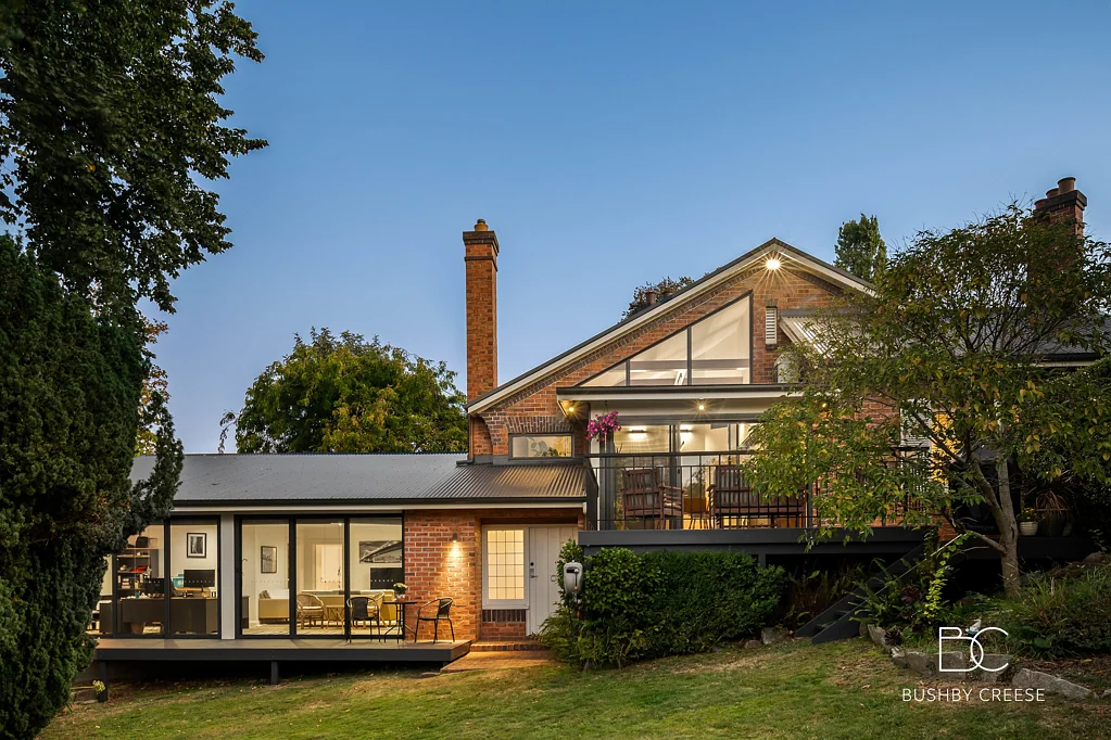 East Launceston 5ห้องนอน Expansive Family Living In Exclusive East Launceston Position