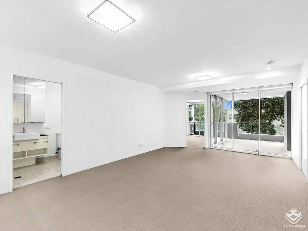 Spacious 3-beds Apartment in Resort style Complex