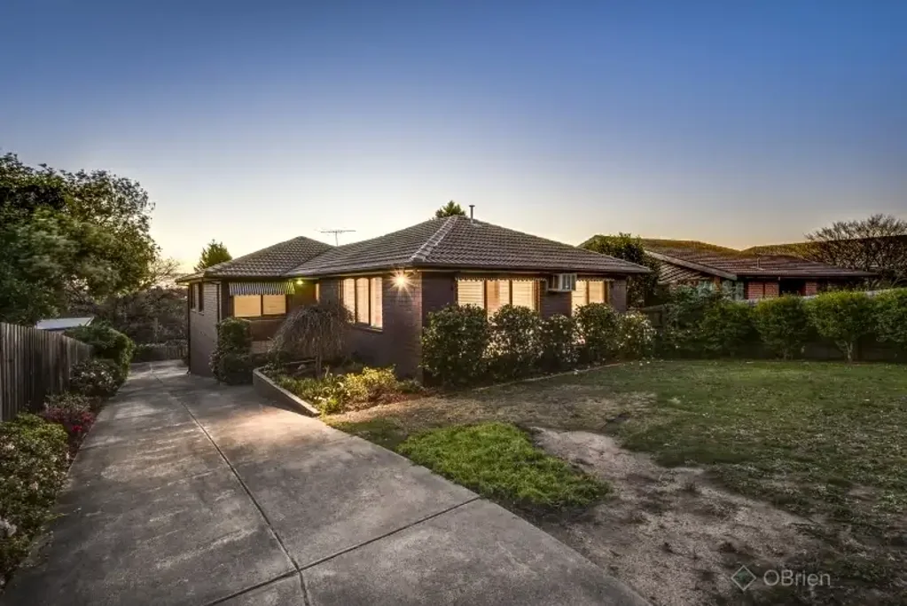 8 Berkley Court, Endeavour Hills, VIC 3802, 4房, 2浴, House