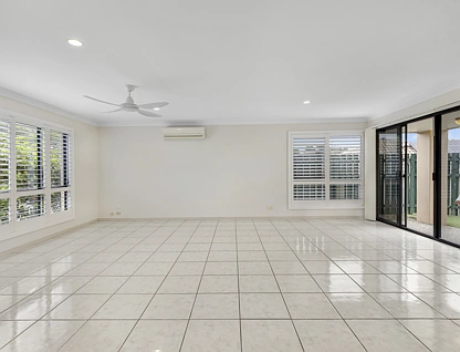 11/1-5 Studio Drive, Pacific Pines, Gold Coast, 3 कमरे, 2 बाथरूम, Apartment