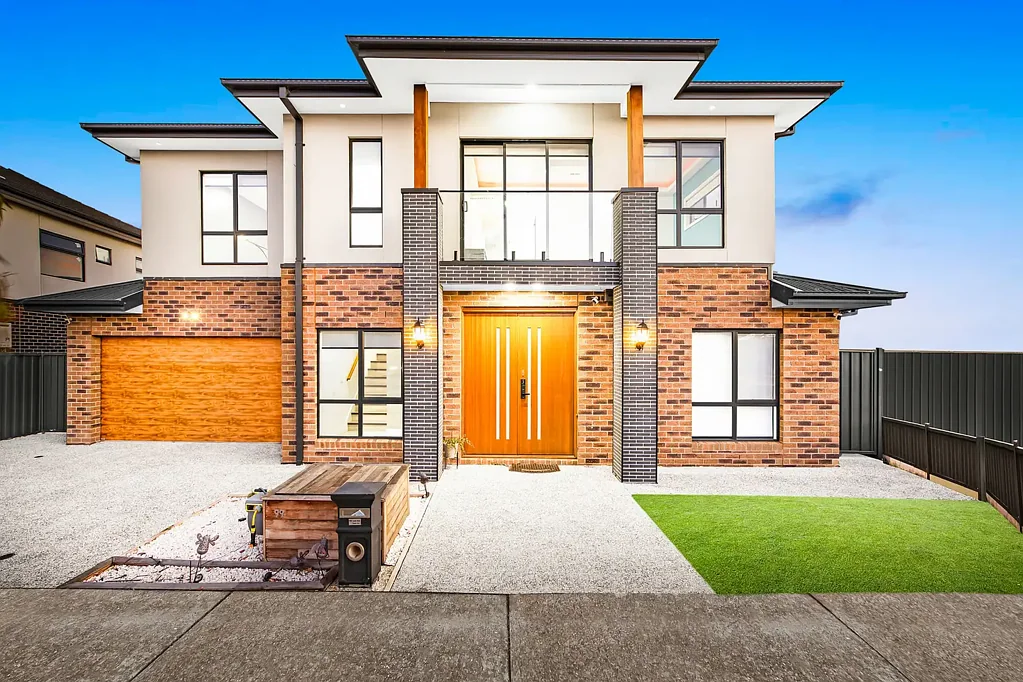 Strathtulloh 4部屋 II 2 Ensuites II Stunning Custom-Built Home II Premium Upgrades II Balcony Access to Enjoy Beautiful Evening Views!!!"