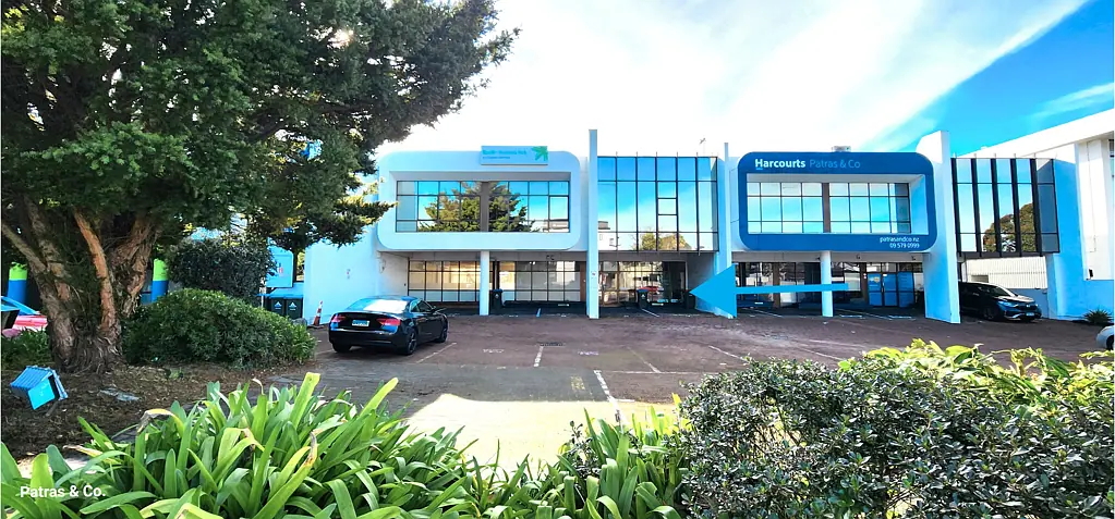 Ellerslie Central Location &  ground floor gem!