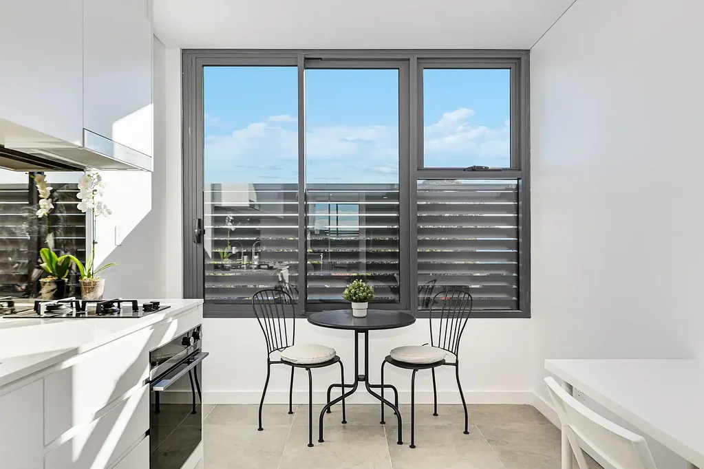 NEAR NEW STUDIO APARTMENT