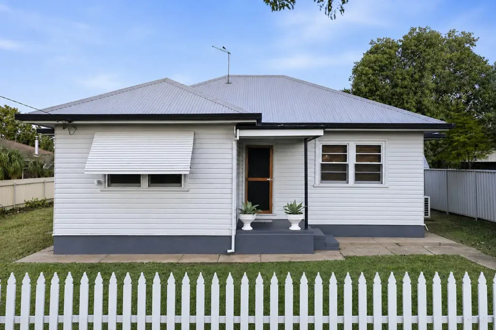 Gunnedah 3房  Convenient Family Home with Exceptional Potential