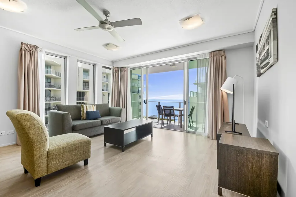 Cairns City 2房  Dual Key Opportunity with Ocean Views in the Heart of Cairns