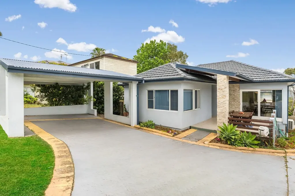 215 Woronora Road, Engadine, NSW 2233