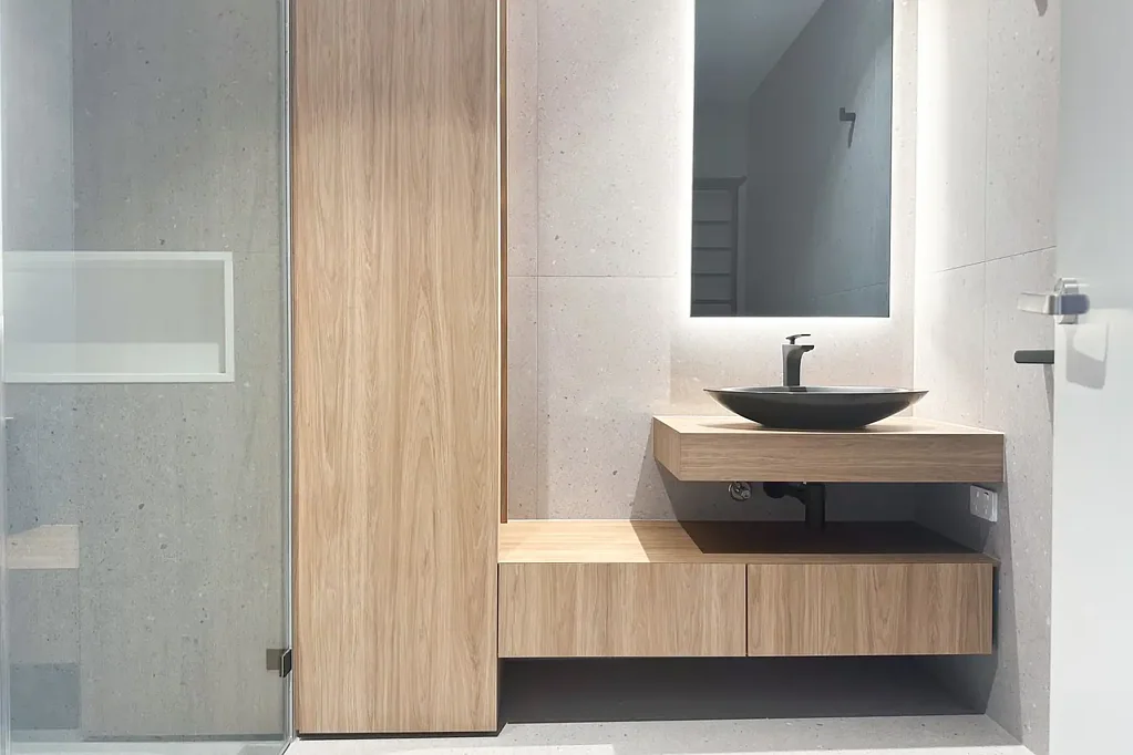 Modern Apartment with Luxurious Finishes