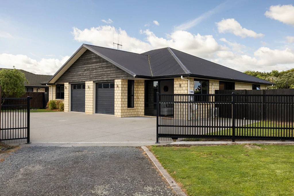 Cambridge 4房  Modern family living meets versatile design