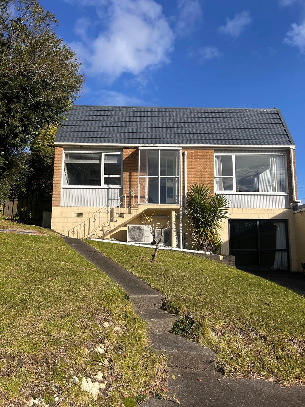 This is a nice 3 bedroom house in Glenfield.