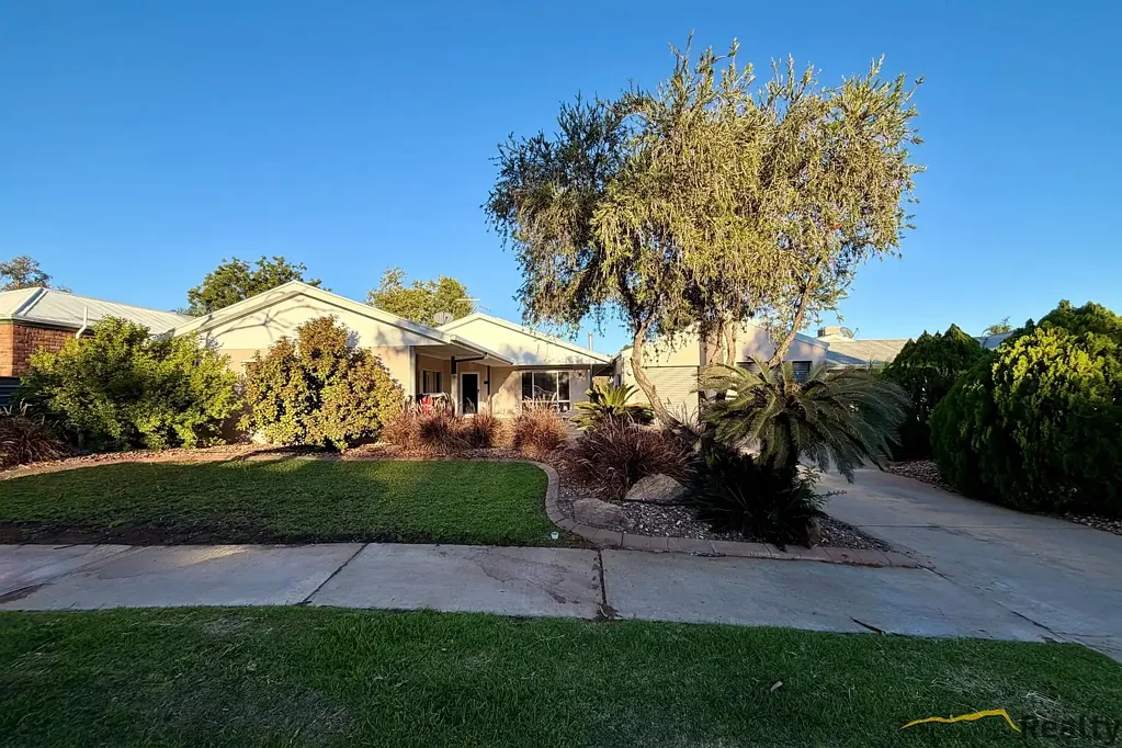 57 Hillside Garden, Desert Springs, NT 870