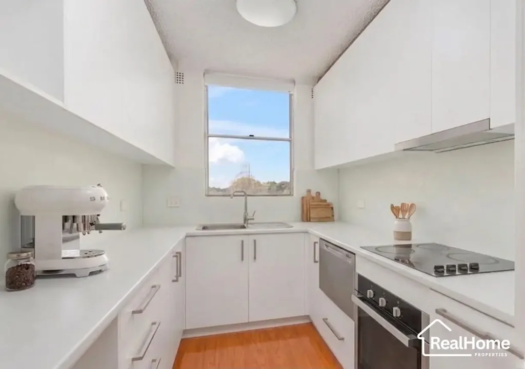 Strathfield 1chambre The Ultimate in Strathfield Living – Unbeatable Location and Lifestyle!