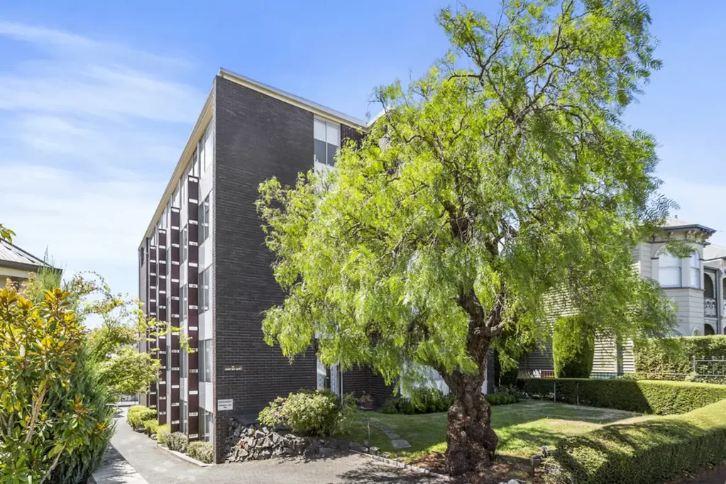 Sandy Bay 2ਬੈੱਡਰੂਮ Modern, low-maintenance investment