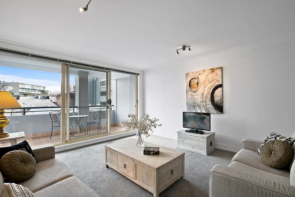 Split Level Living in the Heart of Crows Nest