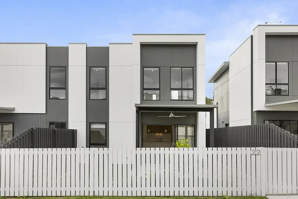 Beautiful Townhouse in Treetops Development