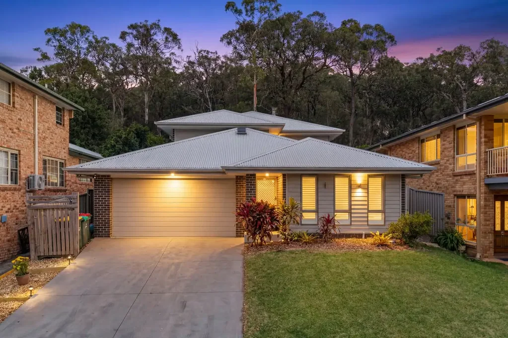 24 Maitland Avenue, Sunshine, NSW 2264