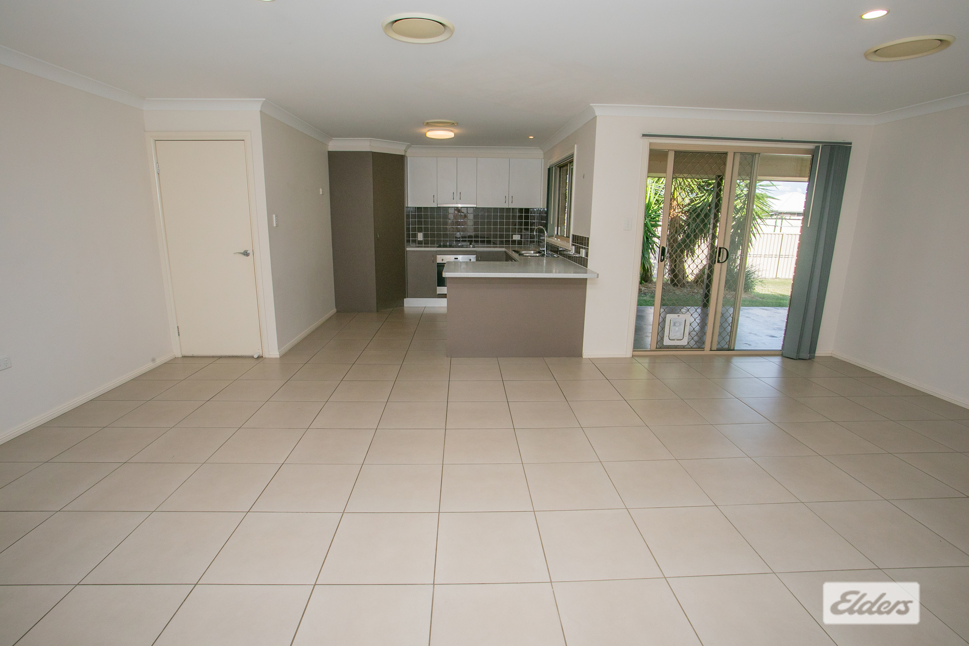 8 SHERIDAN ST, CHINCHILLA QLD 4413, 0 habitaciones, 0 baños, House