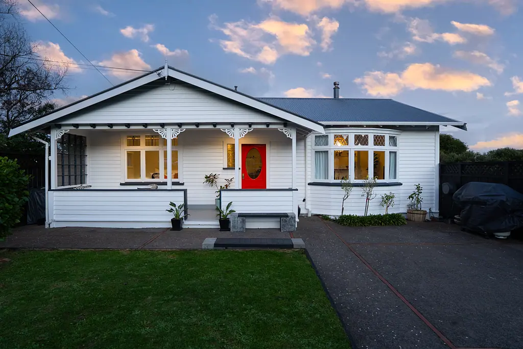 Ngaio 4침실 Effortless Living in a Renovated Classic