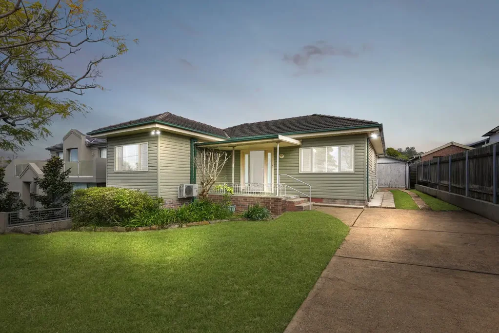 Merrylands 4 Bedroom FABULOUS HILLTOP LOCATION  - OPEN TO VIEW SAT 06/09/2025 @ 1-1.30PM