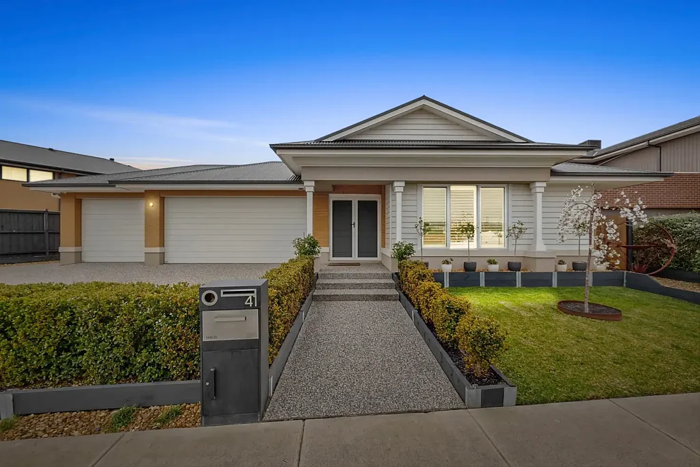 41 Yeungroon Boulevard, Clyde North, VIC 3978
