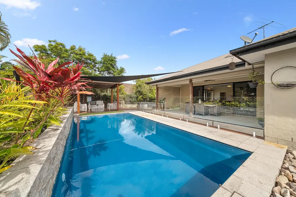 Narangba 4 Bedroom Family Friendly Large Home in Quiet Location.. Walk to Schools and Retail Precincts