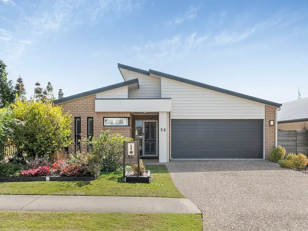 North Lakes 4 Slaapkamer Contemporary Comfort Meets Practical Family Living!