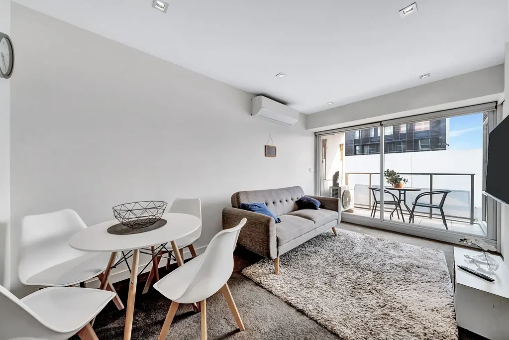 Fully Furnished Stylish & Contemporary Living