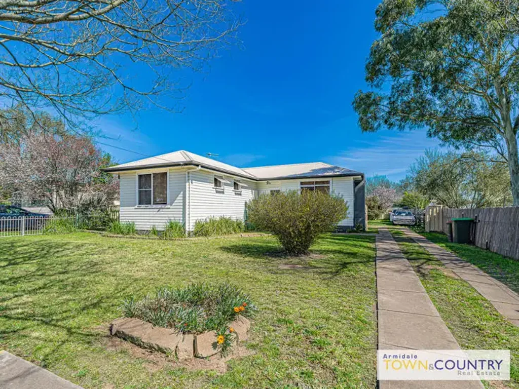 Armidale 2ਬੈੱਡਰੂਮ 166 Canambe Street, Armidale