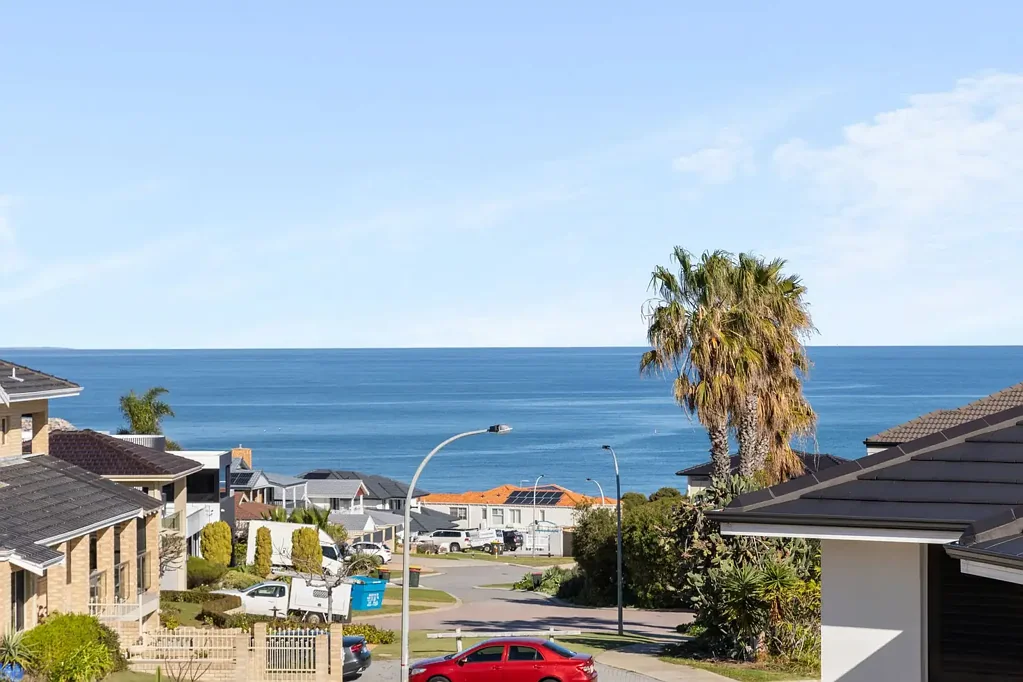 Ocean Reef 5ਬੈੱਡਰੂਮ SUNSET OCEAN VIEWS with a PARK ON YOUR DOORSTEP in CUL-DE-SAC Location!