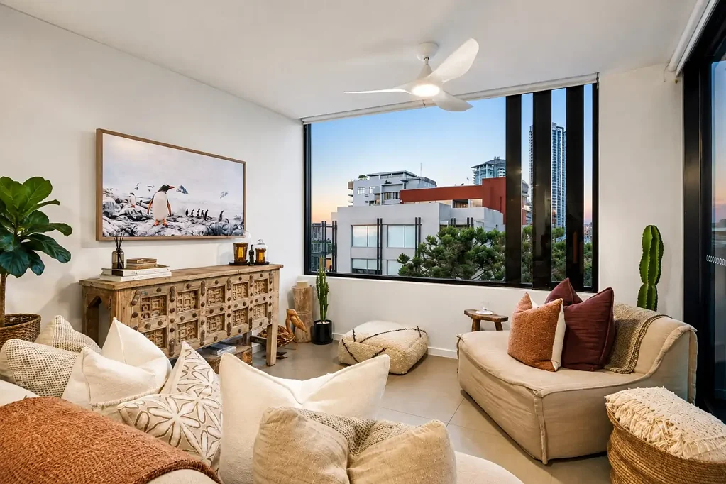 Southport 2Zimmer RELOCATING SELLER — Top-Floor Luxury with Broadwater, Skyline & Hinterland Views