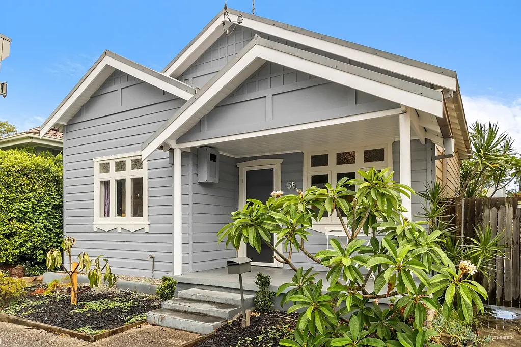 Hamilton East 2Moenga Bungalow Charm in Fabulous Lifestyle Location