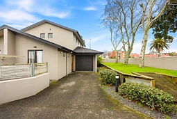 42/8 Landscape Road, Papatoetoe