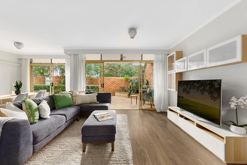 St Ives 3房 宽敞的单层生活，尽享步行可达的村庄生活方式 Spacious single-level living and a walk-anywhere village lifestyle