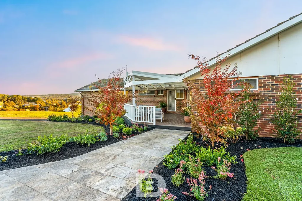 1 Oakwood Close, Gisborne, VIC 3437